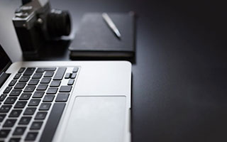 意甲知名评论员：米兰在缺兵少将的情况下2比1战胜佛罗伦萨，本来他们上一场还能赢尤文的