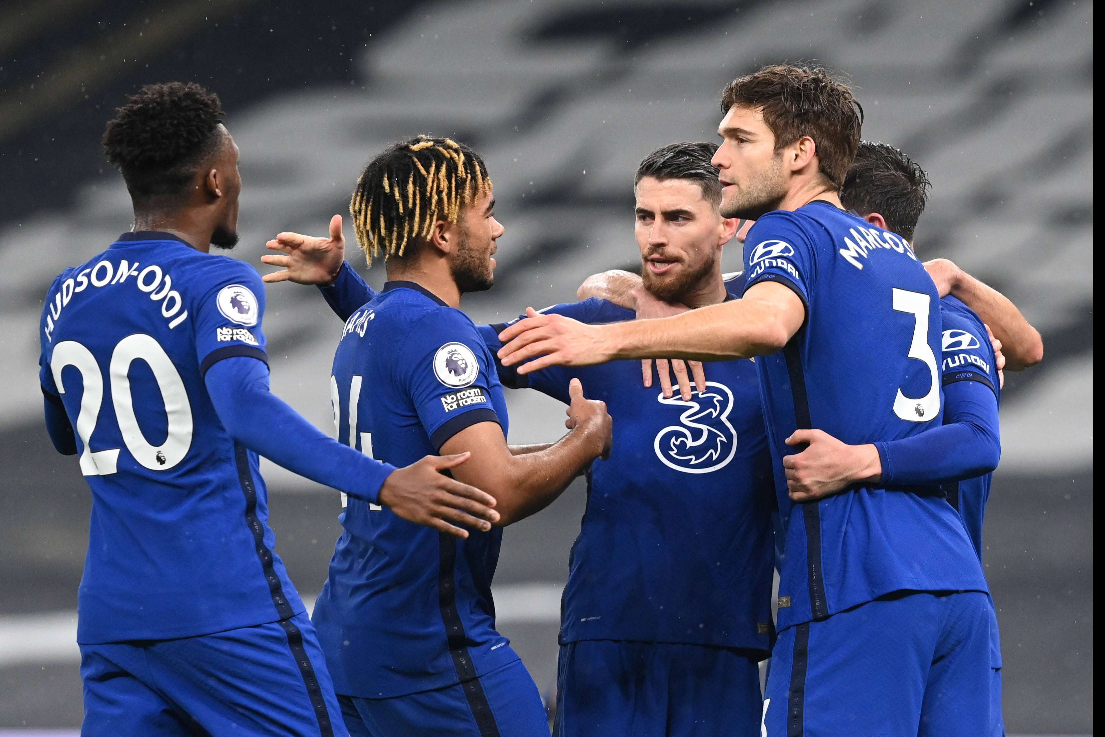 1.1亿欧砸向荷兰双子星！切尔西疯狂采购背后，谁将成为下一个离队牺牲品？